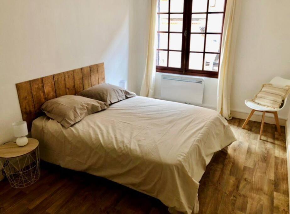 Appartement Au Coeur Du Centre Historique Bergerac Esterno foto